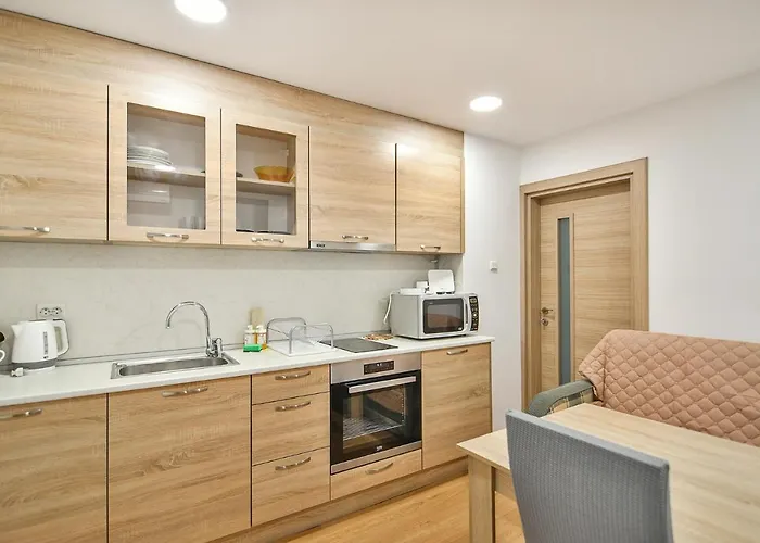 Hideout In Heart Of With Wifi Apartament