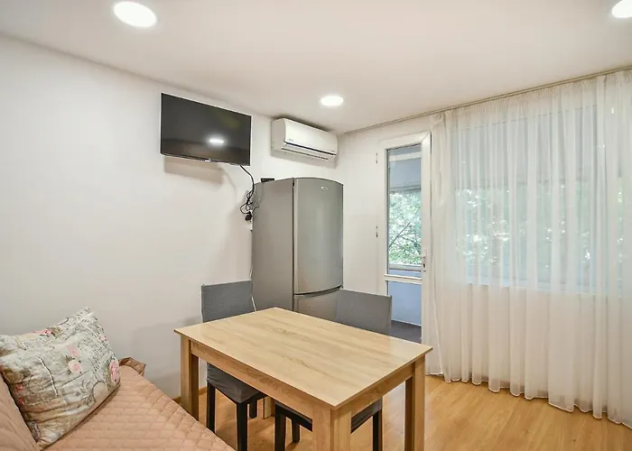 Apartament Hideout In Heart Of With Wifi *